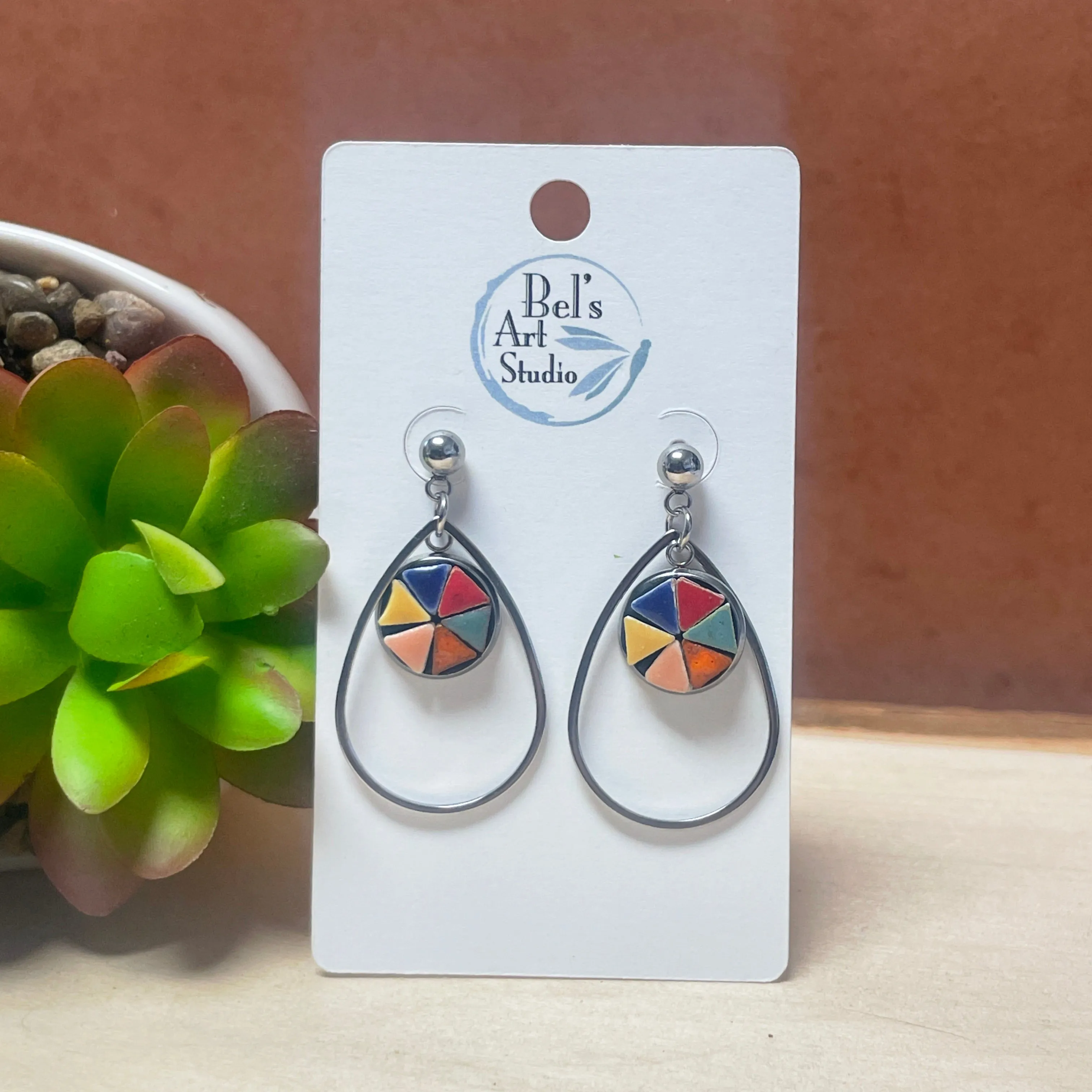 Teardrop hoop earrings