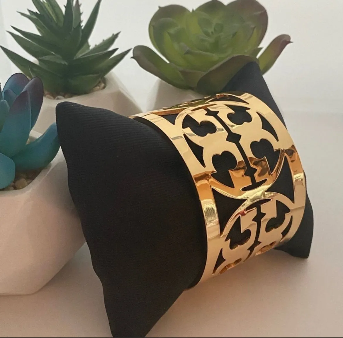 TIA CUFF BRACELET
