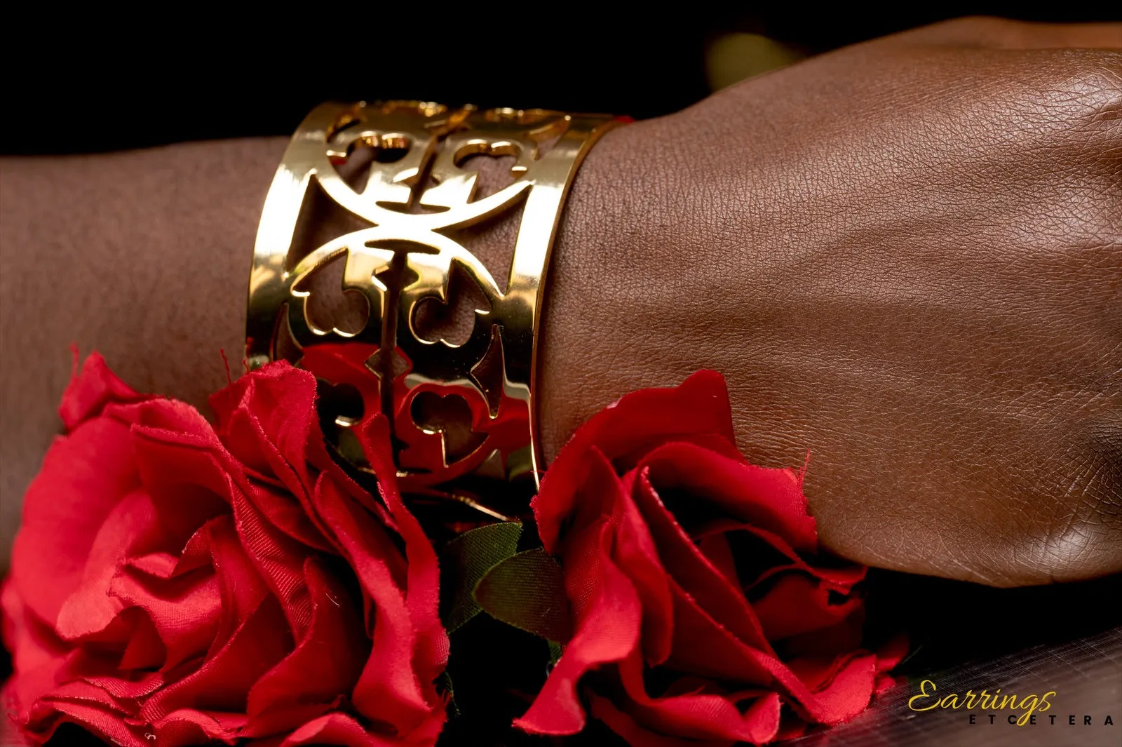 TIA CUFF BRACELET