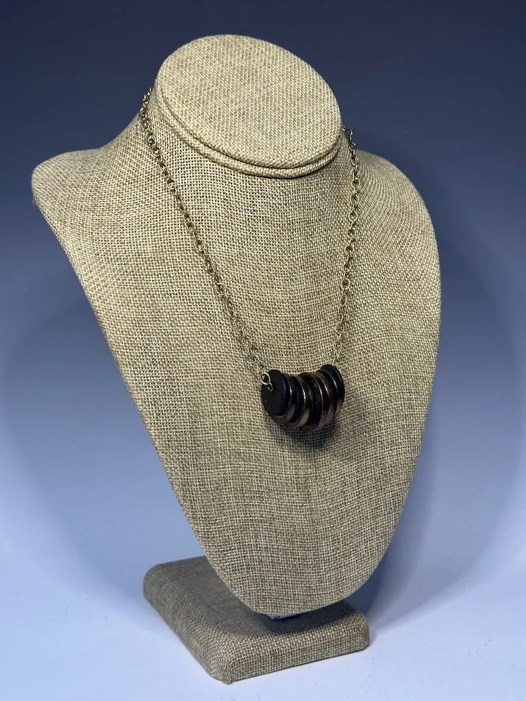 VINTAGE BLACK WOOD AND BRASS NECKLACE LCN585