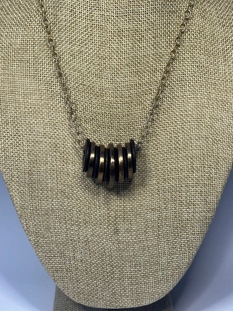 VINTAGE BLACK WOOD AND BRASS NECKLACE LCN585