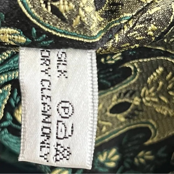 Vintage Que Hera Dark Green Velvet Blazer with Stand-Up Collar Silk lined