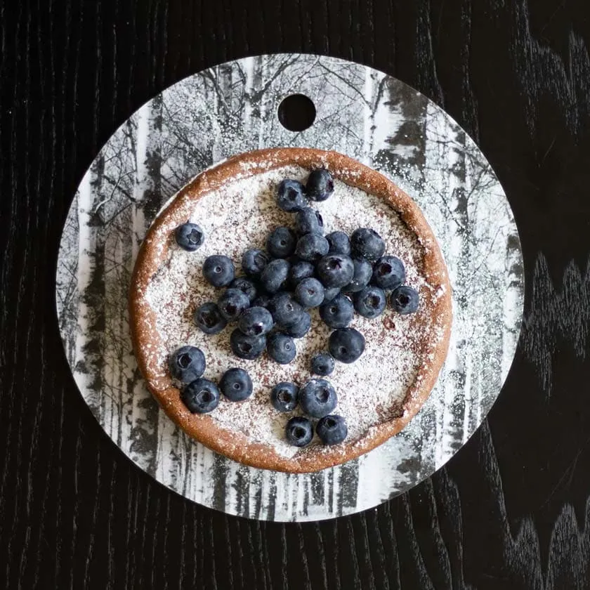 Wooden, round cutting board Koivumetsä