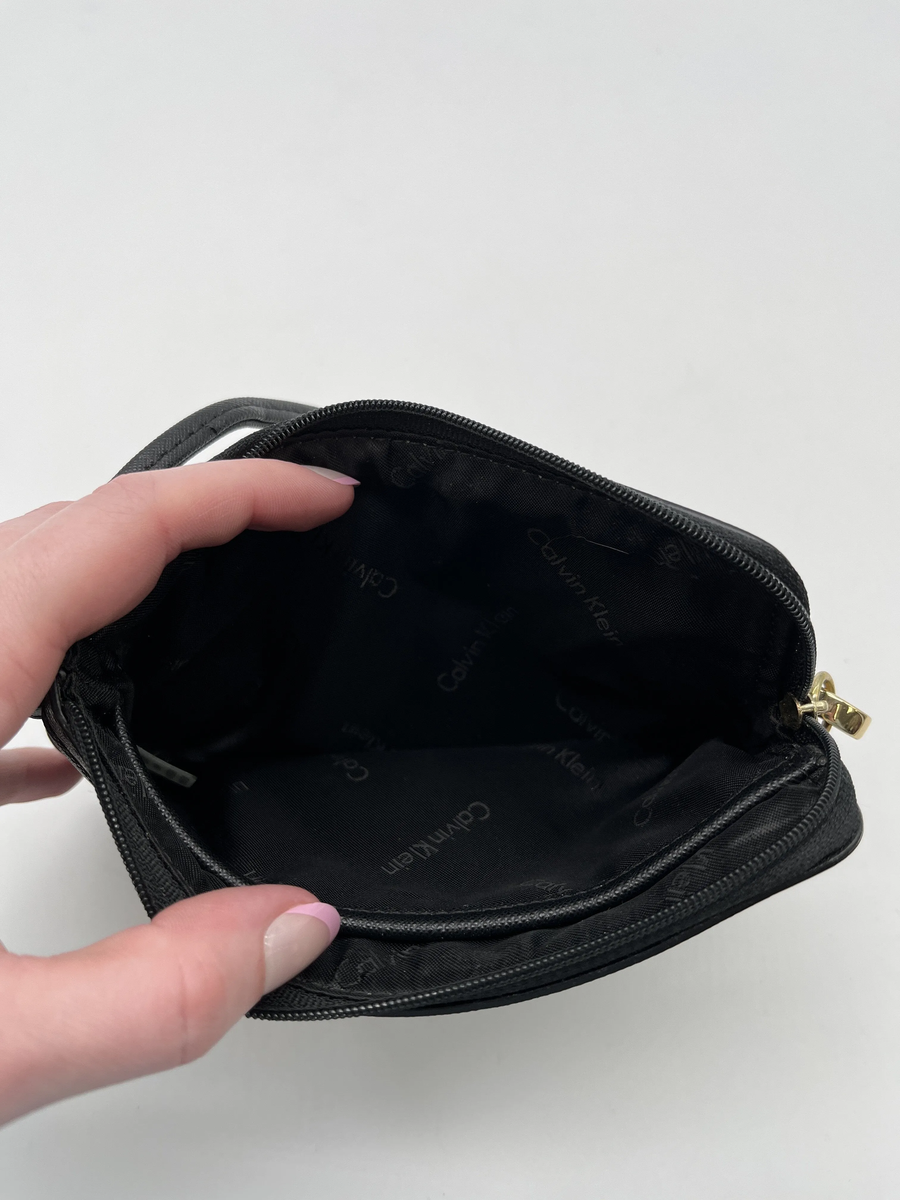 Wristlet By Calvin Klein  Size: Medium