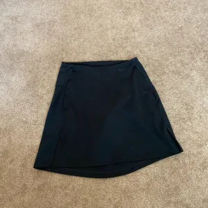 ✨🔥Y2K Nike Black Skirt