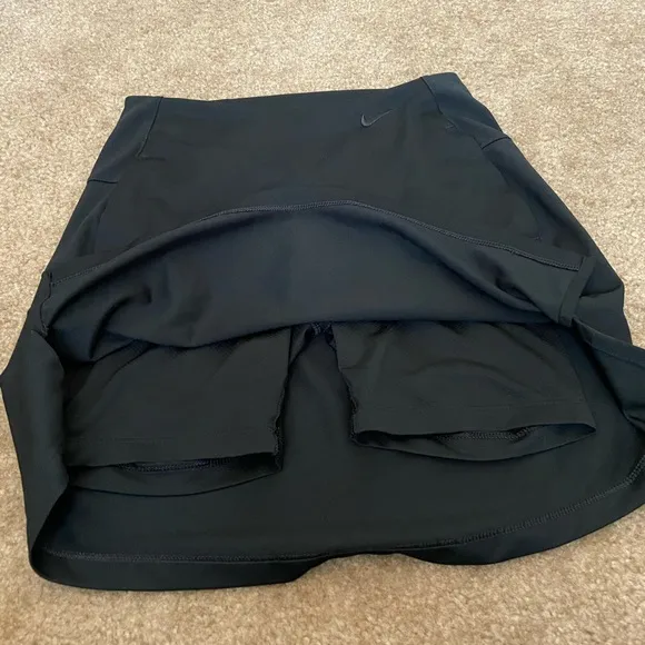 ✨🔥Y2K Nike Black Skirt