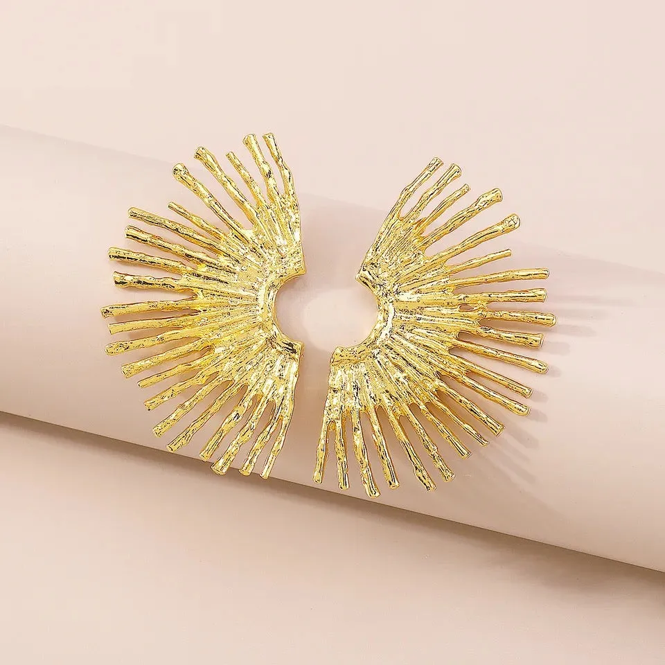 ZORA OVERSIZED STUD EARRINGS